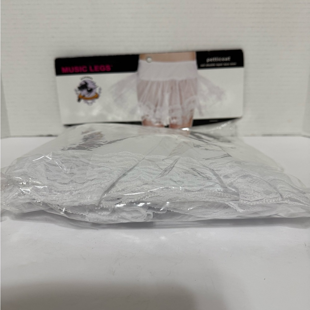 Bundle of 5 Petticoats – White Black Red – Music Legs & Leg Avenue One Size